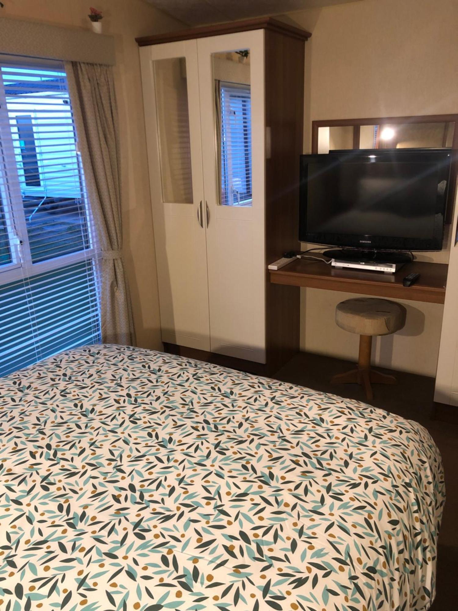 Two X 8 Berth Static Caravan On Lyons Robin Hood Rhyl North Wales Meliden Exteriör bild