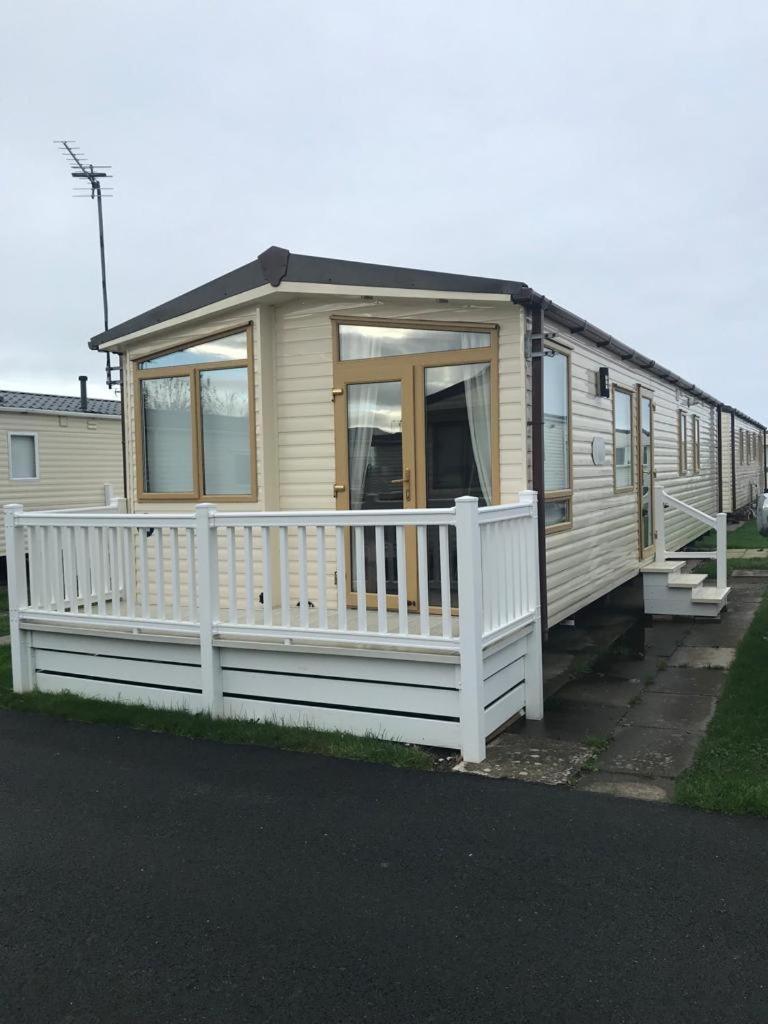 Two X 8 Berth Static Caravan On Lyons Robin Hood Rhyl North Wales Meliden Exteriör bild